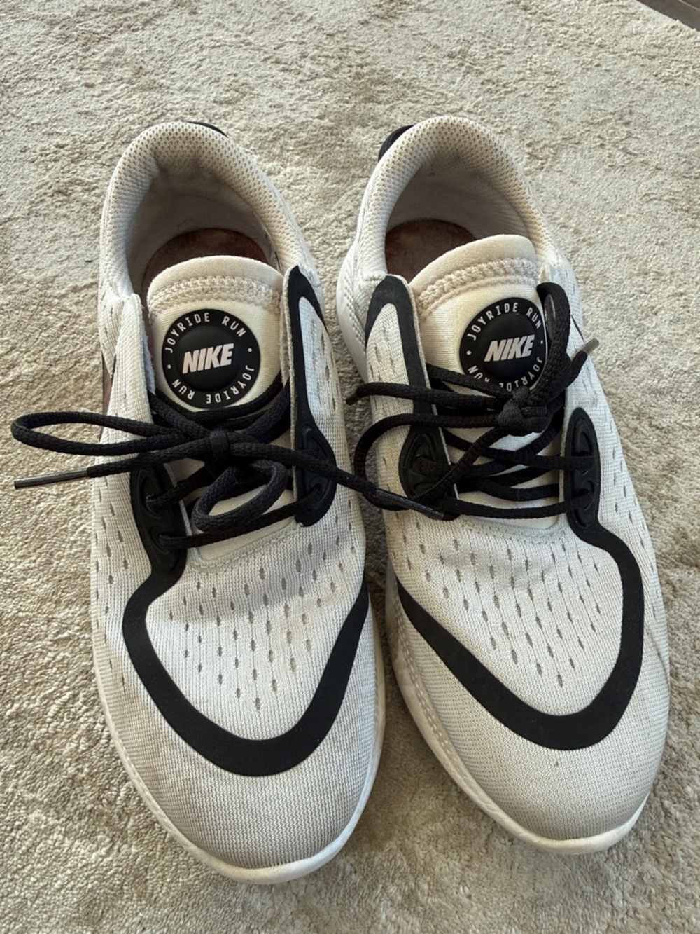 Nike women’s White and Black Sneakers - Joyride Run - Size 6